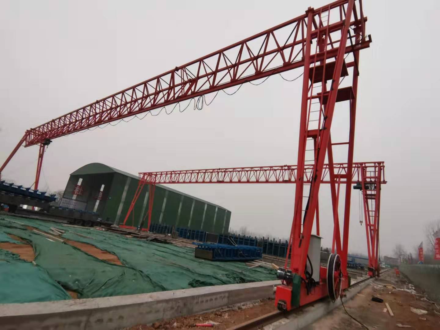 中國(guó)交建基礎(chǔ)建設(shè)集團(tuán)，310國(guó)道改擴(kuò)建洛陽(yáng)新安段，ME90+90/10t-43m-9m一臺(tái)，MH10t-43m-9m-2臺(tái)，MH5t-22m-9m-1臺(tái)