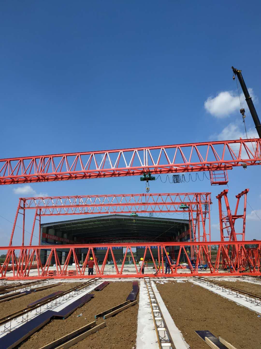 上海普都建筑勞務(wù)有限公司安徽滁州定遠(yuǎn)縣中交華南公司明巢高速4標(biāo)MG8010T-32M-9M龍門吊二臺，MH10T-32M-9M龍門吊三臺