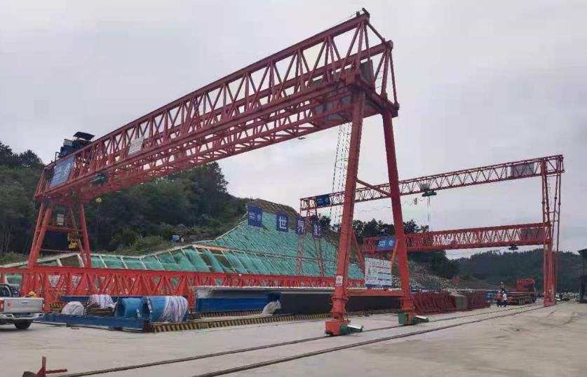龍門吊在極端天氣條件下的工作性能和安全性如何保障？